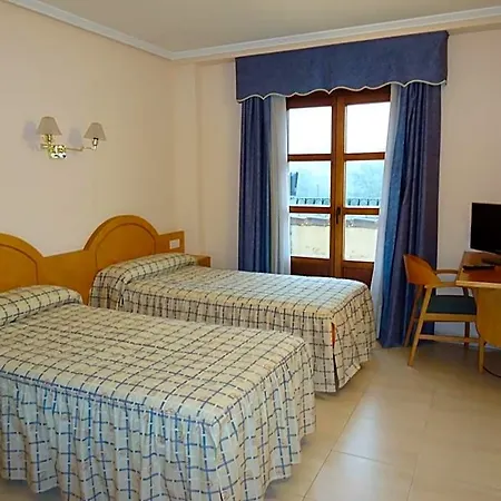Silos 2000 Hotel 3*