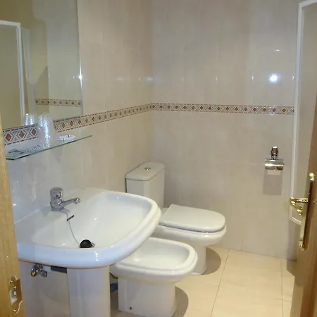 Silos 2000 Hotell 3*